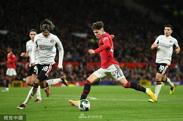 球迷们的担 球迷们的担