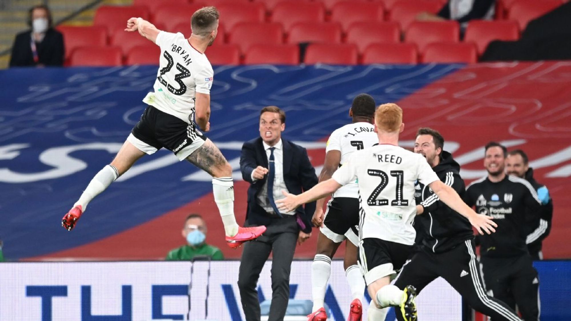 她没有急于 她没有急于